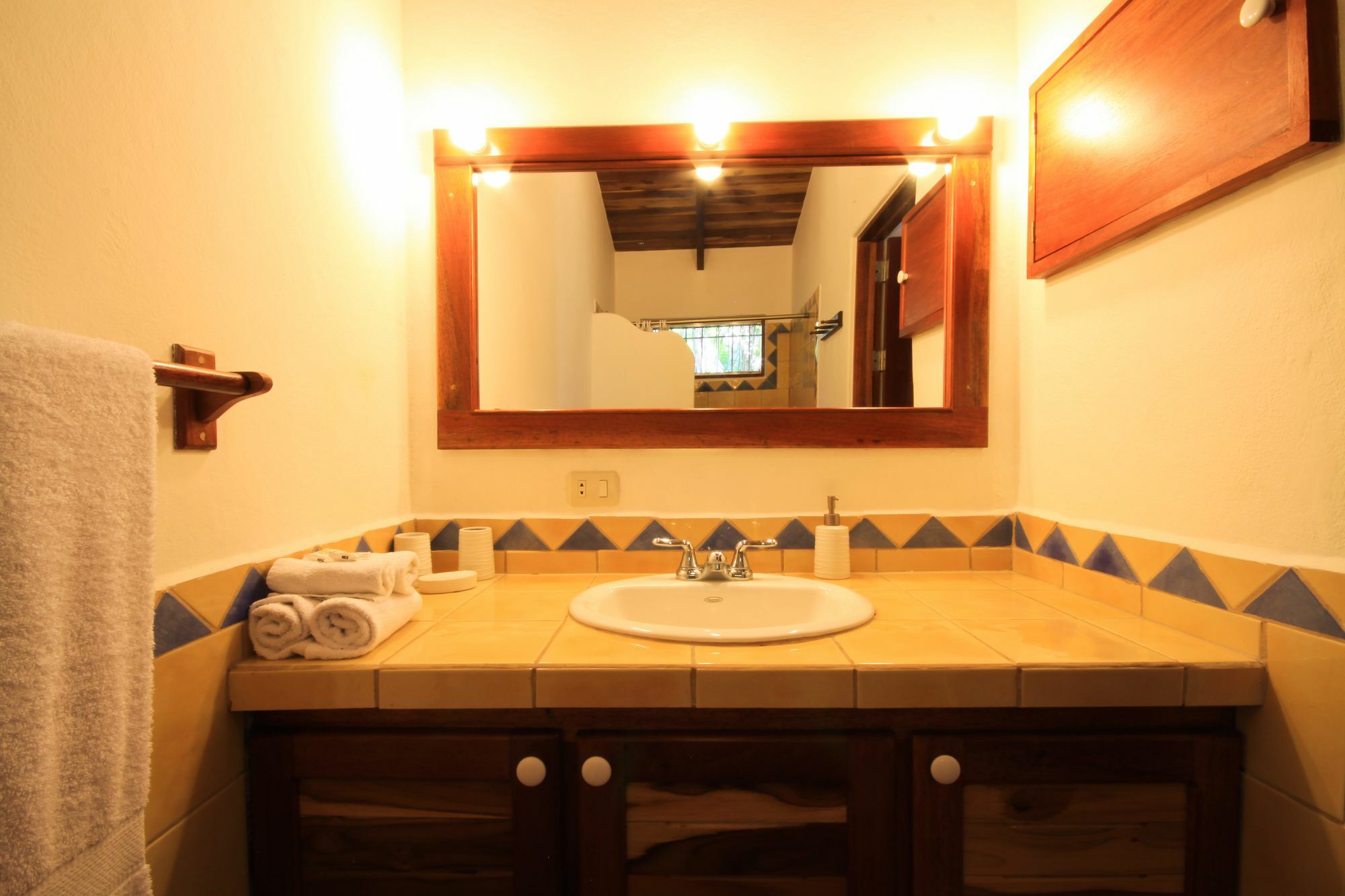 Living Hotel نوسارا المظهر الخارجي الصورة